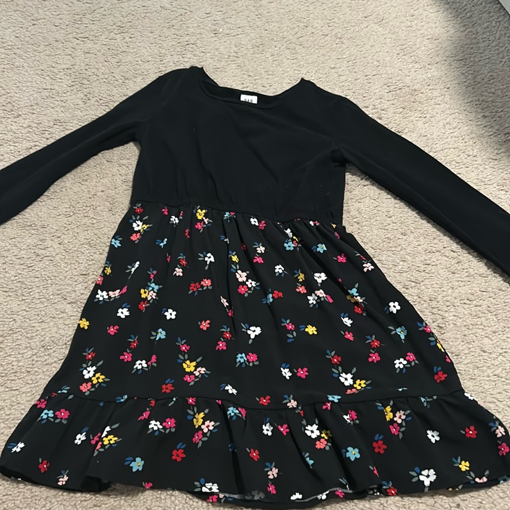 Girls size 6-7 Long sleeve Dress